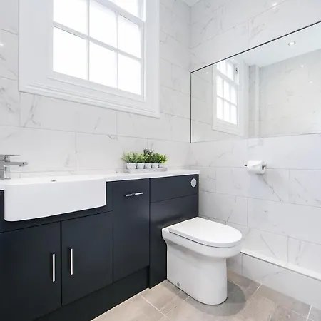 The Woolpack - Unforgettable Group Getaway In アパート *