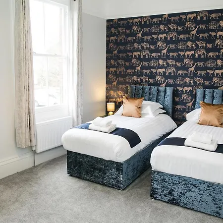 The Woolpack - Unforgettable Group Getaway In