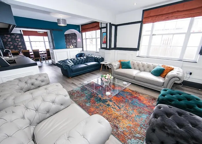 The Woolpack - Unforgettable Group Getaway In