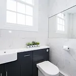 The Woolpack - Unforgettable Group Getaway In Lejlighed *