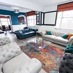 The Woolpack - Unforgettable Group Getaway In