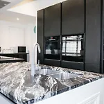 The Woolpack - Unforgettable Group Getaway In Lejlighed