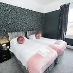 Lejlighed The Woolpack - Unforgettable Group Getaway In