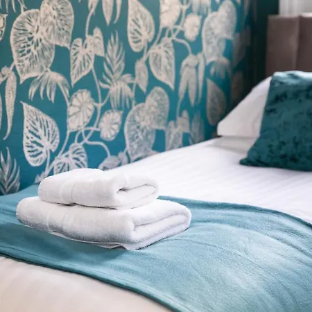 Apartment The Woolpack - Unforgettable Group Getaway In