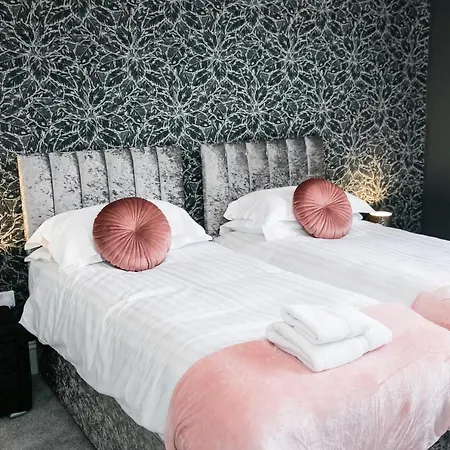 The Woolpack - Unforgettable Group Getaway In * York