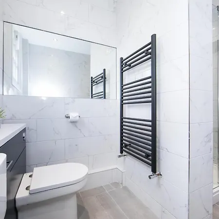 Apartment The Woolpack - Unforgettable Group Getaway In