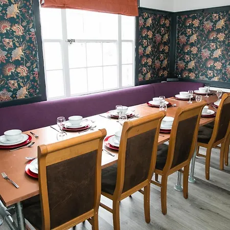 The Woolpack - Unforgettable Group Getaway In Apartment York